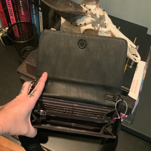 HALLOWEEN viral Betsey Johnson skull embellished purse/cross body bag - Picture 3 of 3